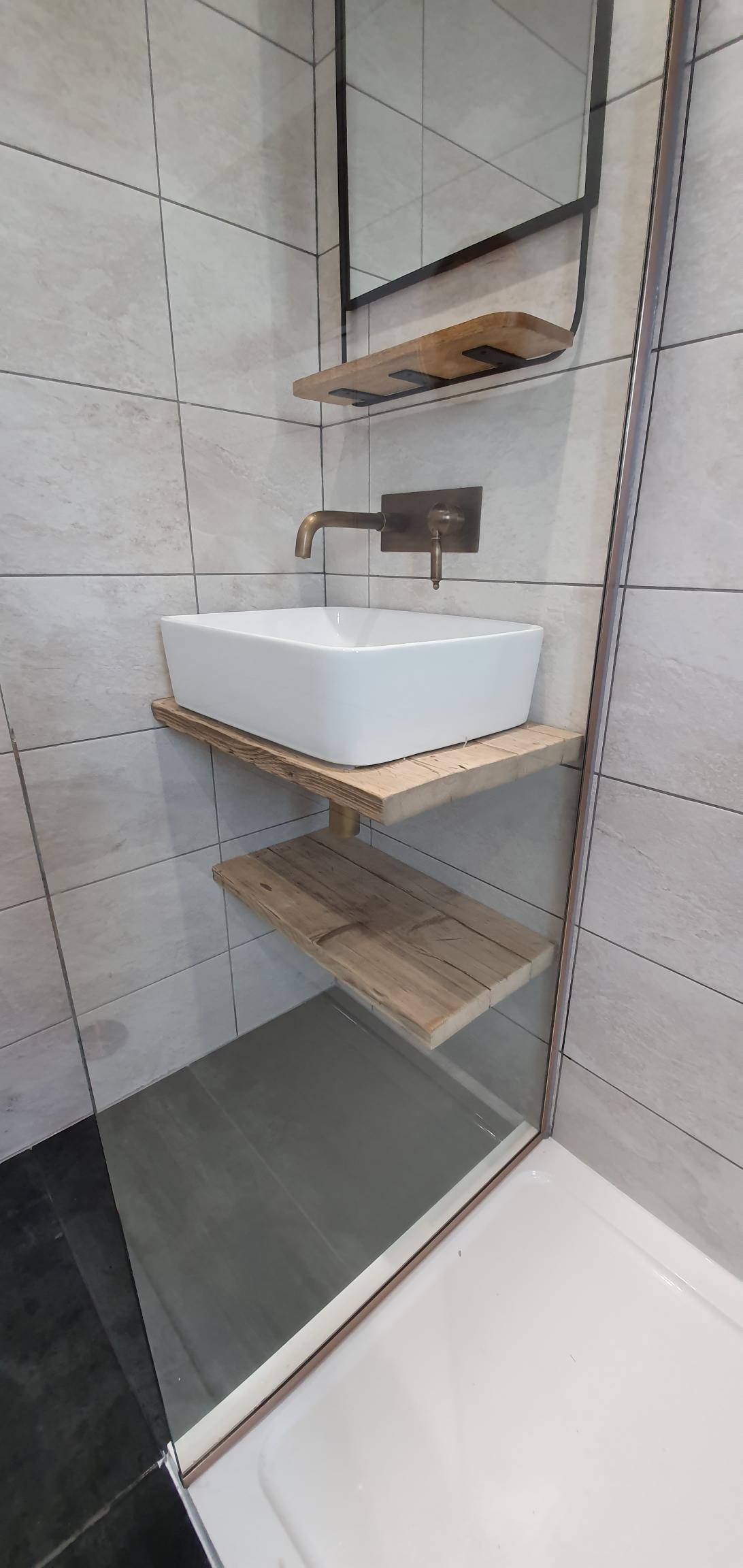Walk in shower, tiling, feature recess, led lights, wall tiles