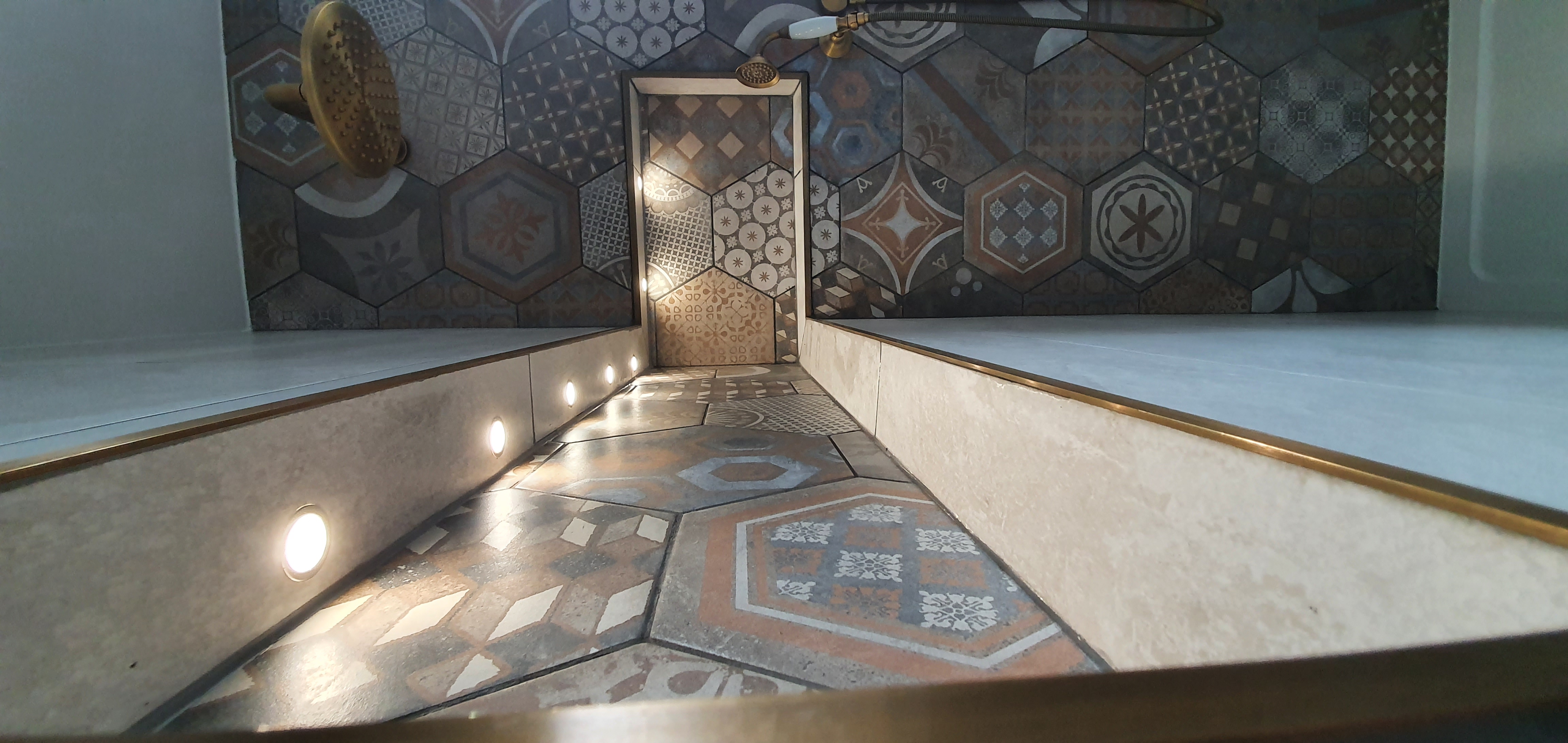 shower recess, tiled recess, illuminated tiled recess, shower